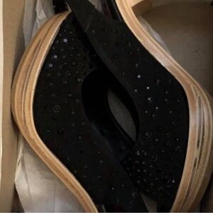 STUNNING NEW NEVER WORN BETSEY JOHNSON BLACK STONED PEEP TOE HEELS PAID $179